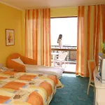 Berlin Park Отель Золотые Пески