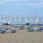 Berlin Park Отель Золотые Пески