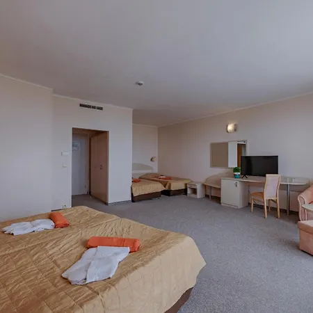 Berlin Park 4* גולדן סנדס